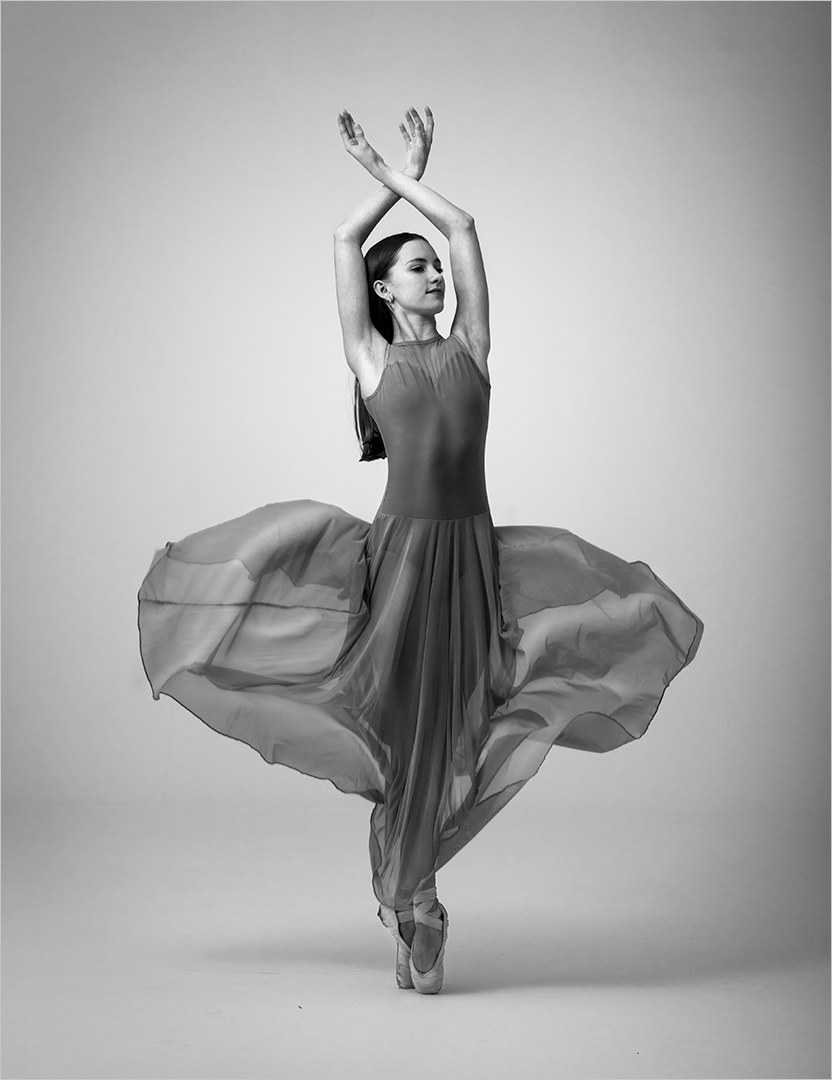 Relevé in fifth photograph by Mia Joubert